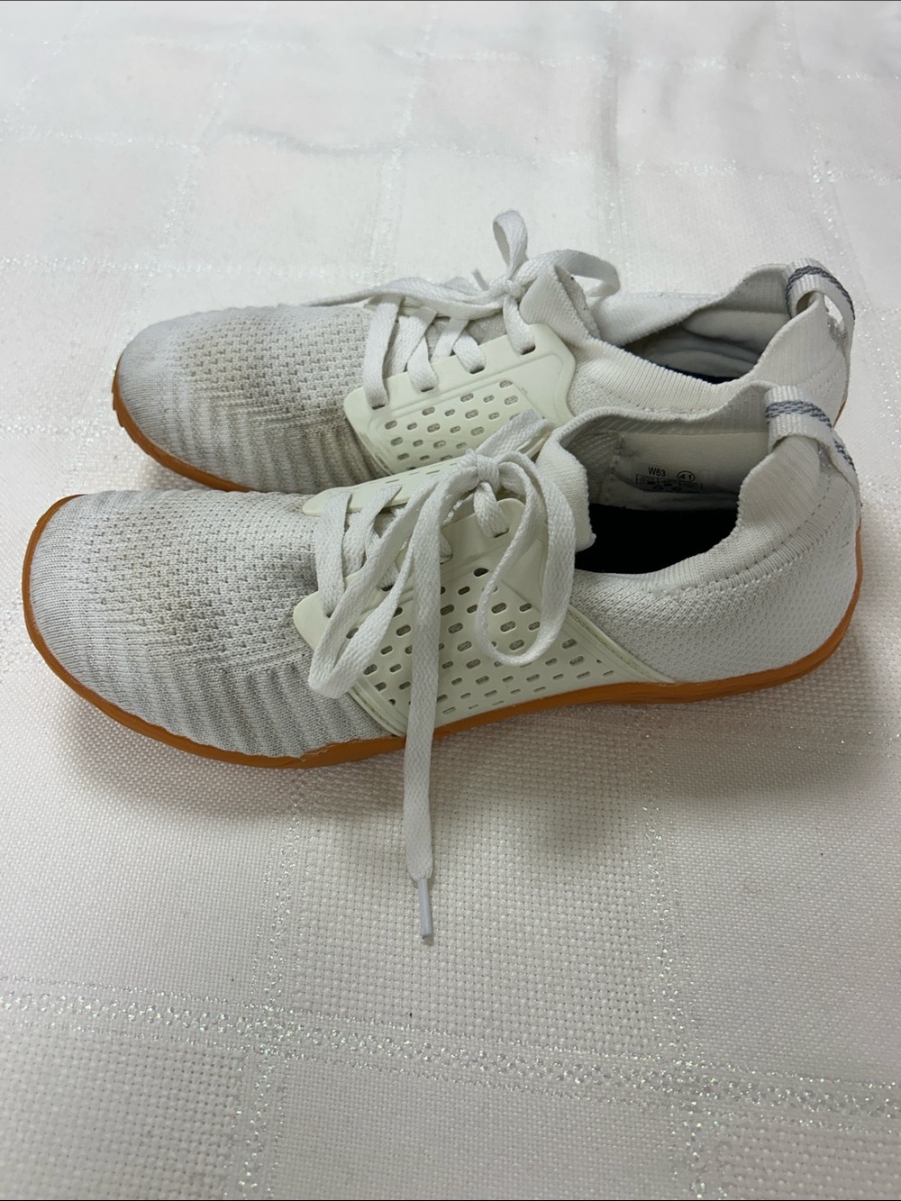 White Knit Men’s Training Sneakers - Comfortable Lightweight Design image 2